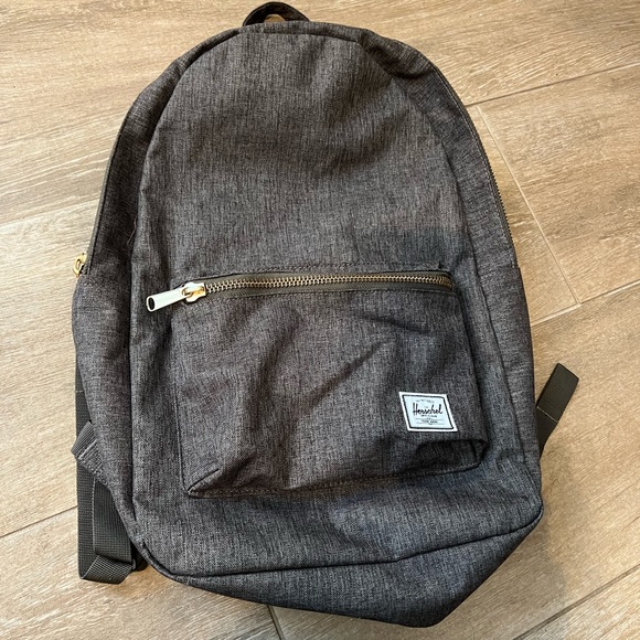 Herschel backpack plus matching pouch - Picture 2 of 4